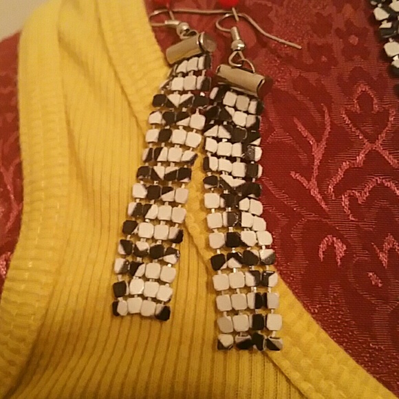 Jewelry - Picture 4 of 4